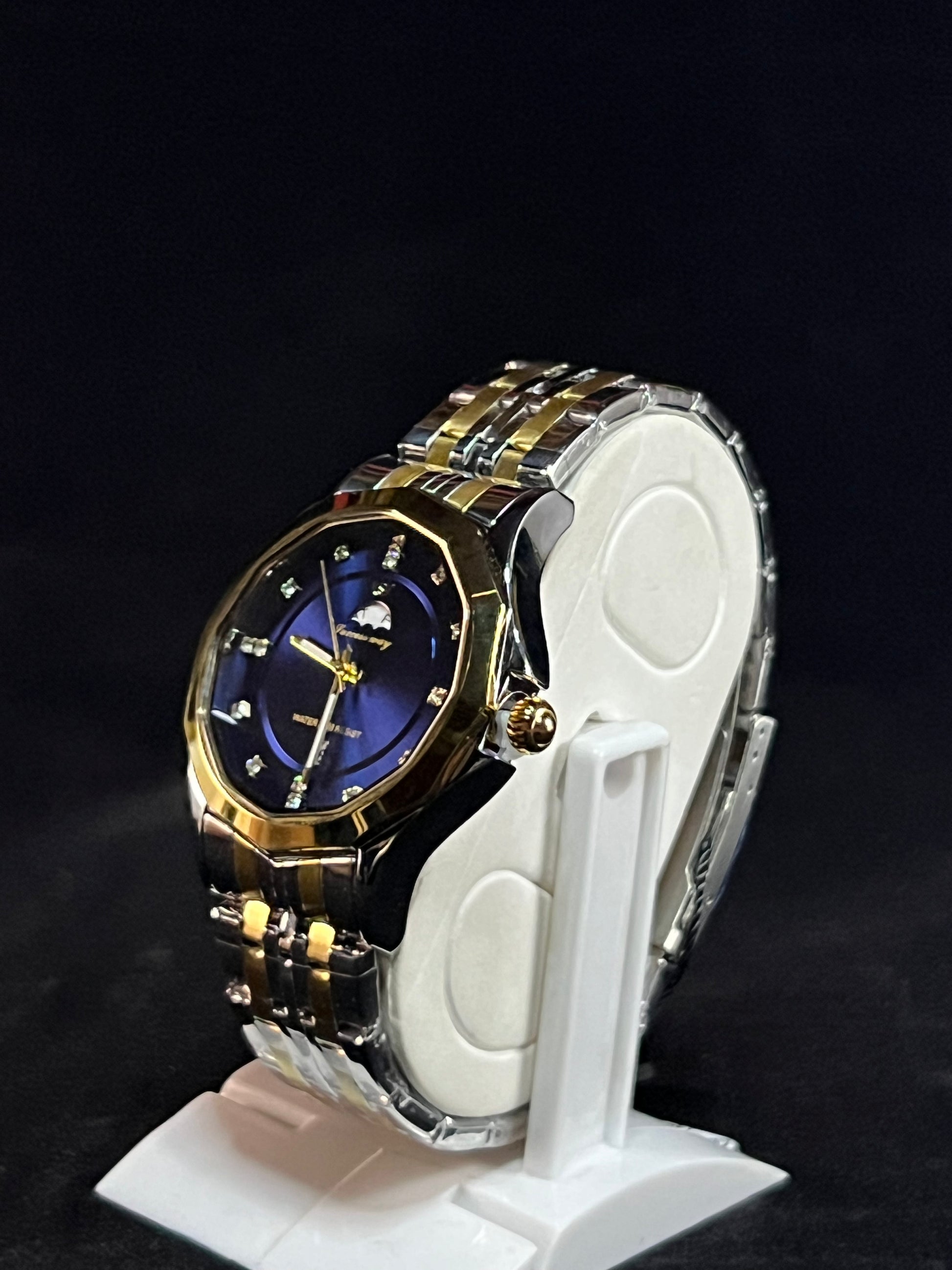 Success Way Luxury Men’s Watch – Stylish Chronograph Timepiece