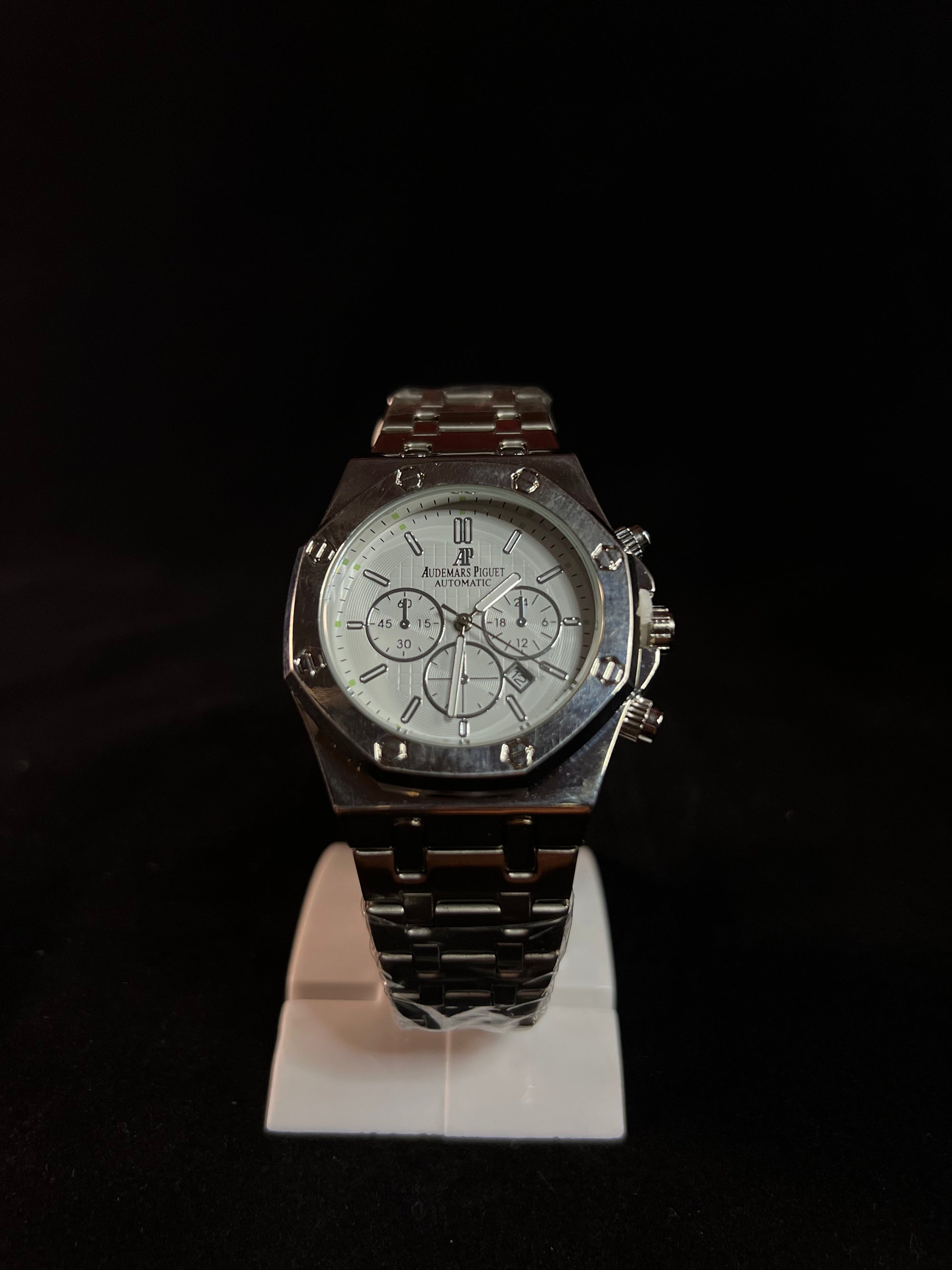 Audemars Piguet Royal Edge Chronograph – Bold Design, Unmatched Presence
