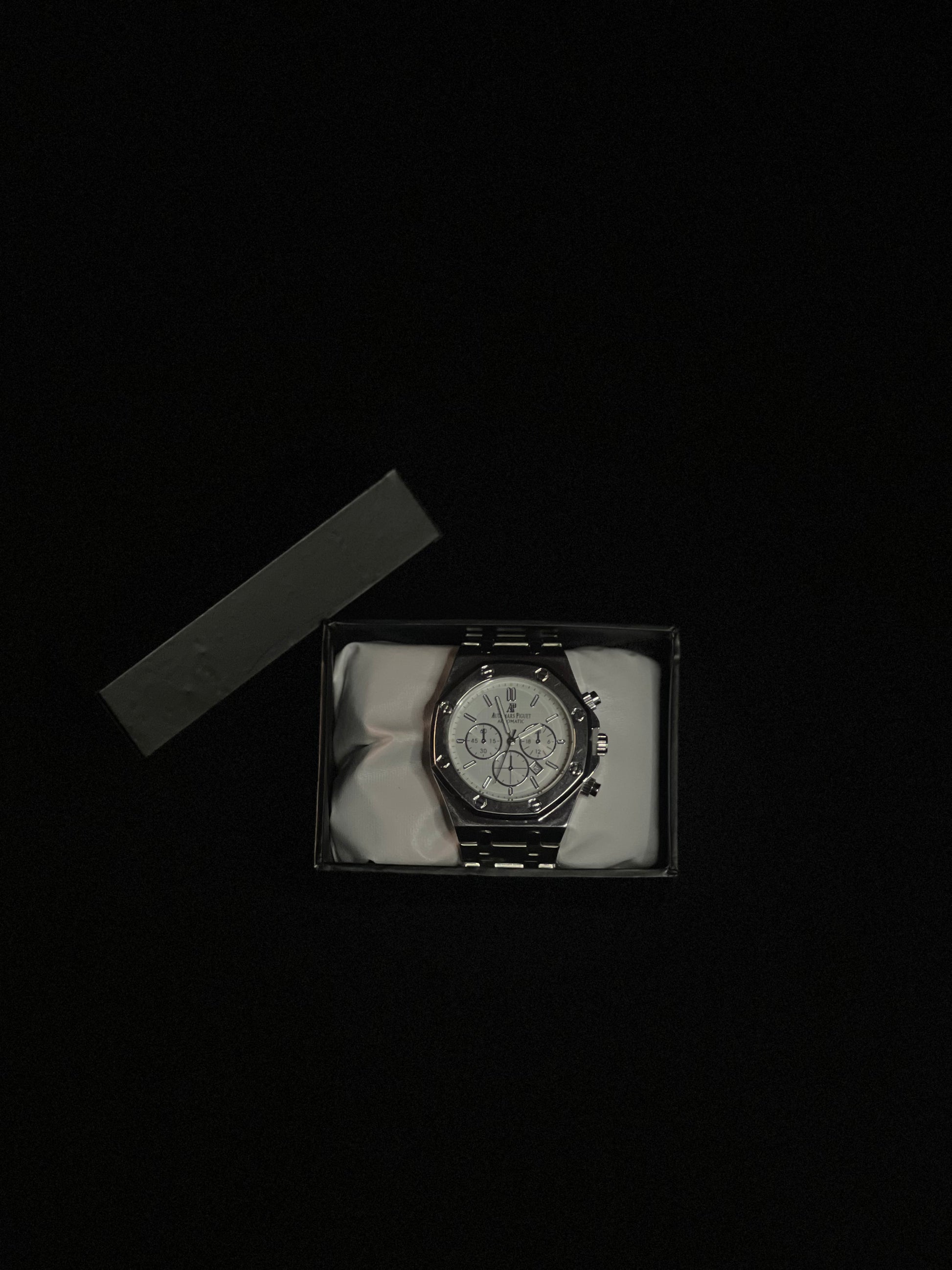 Audemars Piguet Royal Edge Chronograph – Bold Design, Unmatched Presence