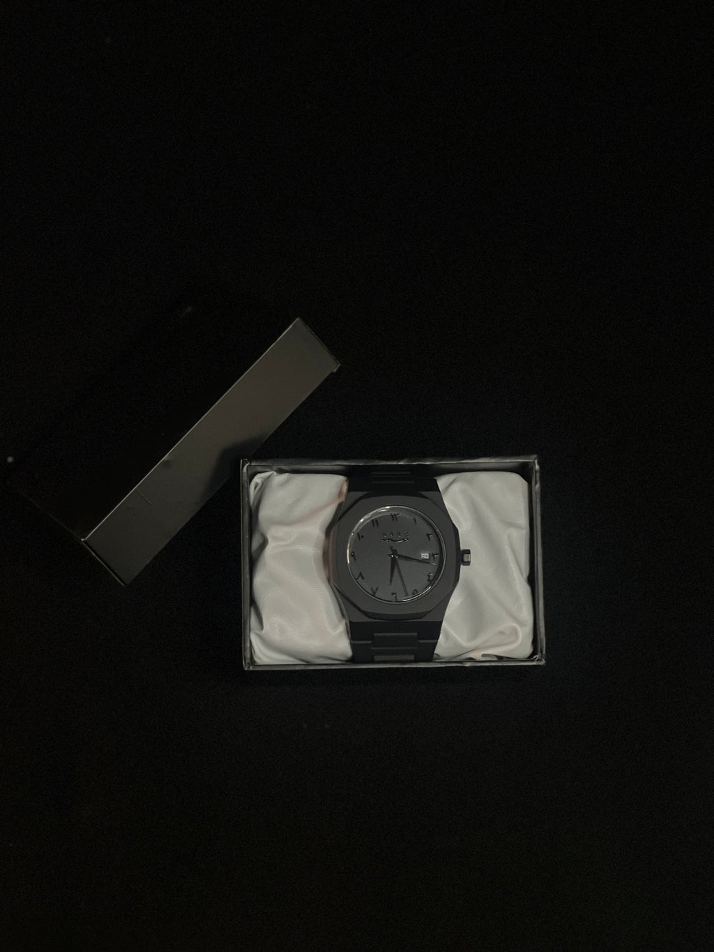 Black Aura Luxury Men’s Watch – Ultra‑Light Viral Timepiece